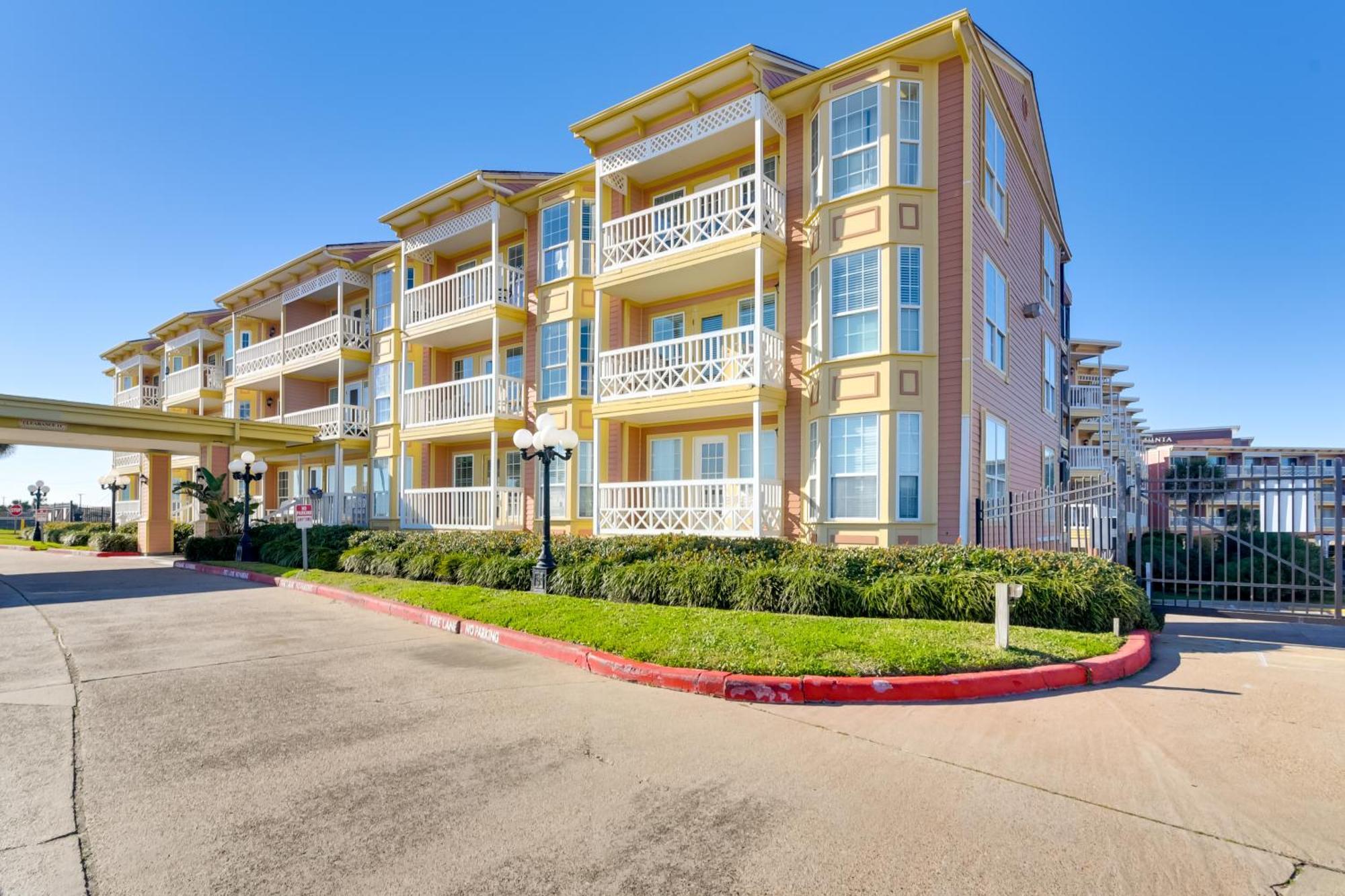 Coastal Galveston Condo Walk To Shoreline! Buitenkant foto