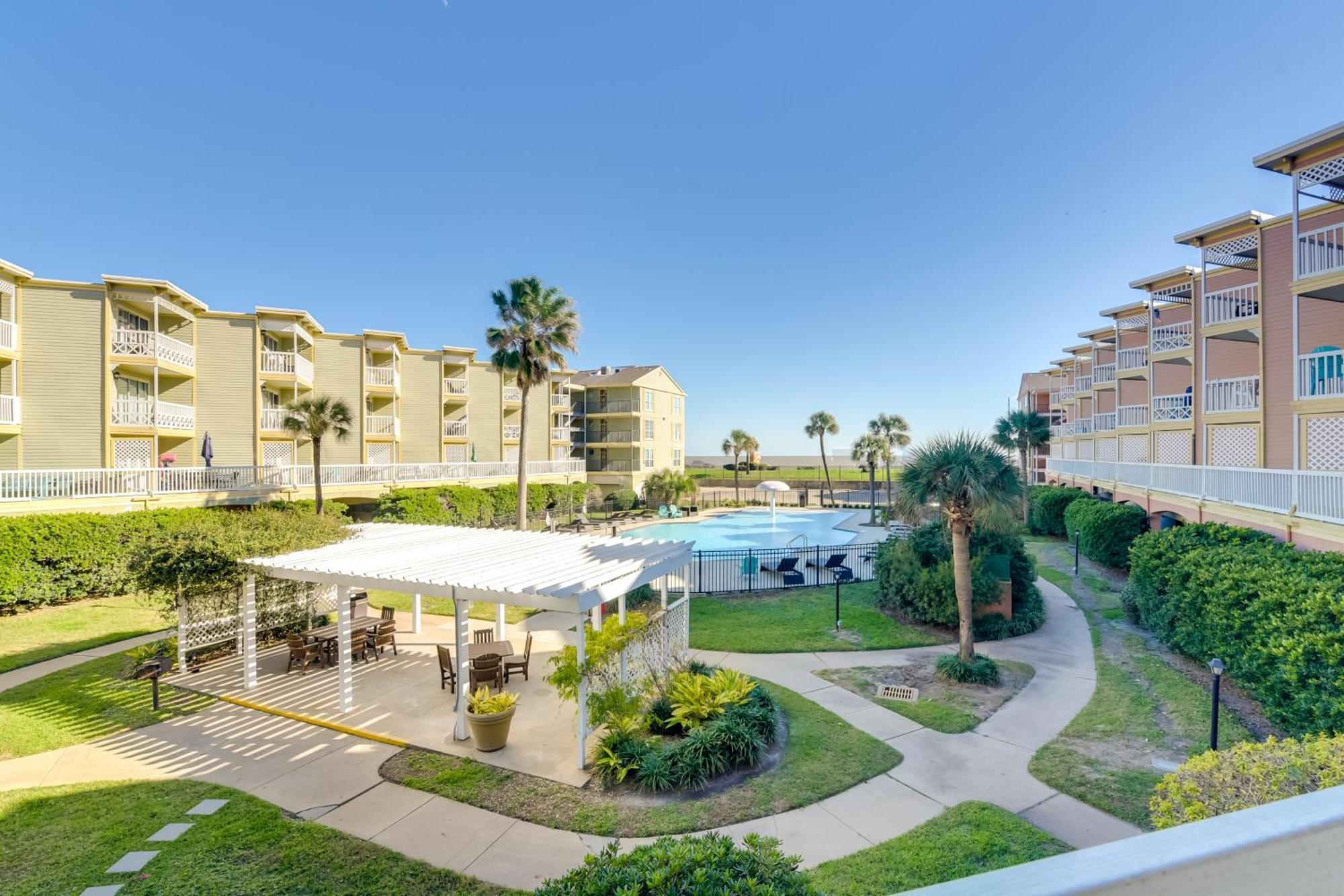 Coastal Galveston Condo Walk To Shoreline! Buitenkant foto
